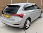 Skoda Scala 1.0 TSI Sport Business Automaat | Trekhaak uitklapbaar | Steel Grey | Achteruitrijcamera | Stoelverwarming | LED verlichting | Climate & cruise control | Keyless start | Regensensor | Parkeersensoren achter