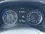 Hyundai Kona 1.6GDI 142PK HEV Hybrid Automaat Adap.Cruise Navi Ecc Camera Krell®-Audio Apple Carplay Android Auto Comfort Lane Assist VESS Led Lmv Isofix Bluetooth DAB FCA 1e Eigenaar Origineel Nederlandse Auto
