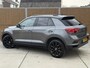 Volkswagen T-Roc 1.5 TSI Sport Automaat | Stoelverwarming | LED verlichting | Elektrisch bedienbare achterklep | Achteruitrijcamera | Sportstuur | Keyless entry&start | Getint glas | Parkeersensoren voor en achter