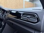 Volkswagen T-Roc 1.5 TSI Sport Automaat | Stoelverwarming | LED verlichting | Elektrisch bedienbare achterklep | Achteruitrijcamera | Sportstuur | Keyless entry&start | Getint glas | Parkeersensoren voor en achter