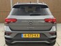 Volkswagen T-Roc 1.5 TSI Sport Automaat | Stoelverwarming | LED verlichting | Elektrisch bedienbare achterklep | Achteruitrijcamera | Sportstuur | Keyless entry&start | Getint glas | Parkeersensoren voor en achter