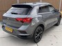 Volkswagen T-Roc 1.5 TSI Sport Automaat | Stoelverwarming | LED verlichting | Elektrisch bedienbare achterklep | Achteruitrijcamera | Sportstuur | Keyless entry&start | Getint glas | Parkeersensoren voor en achter