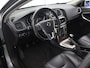 Volvo V40 Cross Country 2.0 T3 Summum | Trekhaak Afneembaar | Panoramadak | Navigatie | Parkeercamera | Stoelverwarming |