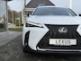 Lexus UX 250h F Sport Line | Facelift, Head up display, Blind Spot, 18 inch, Parkeersensoren, Stoel + Stuurverwarming, Groot scherm