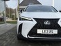 Lexus UX 250h F Sport Line | Facelift, Head up display, Blind Spot, 18 inch, Parkeersensoren, Stoel + Stuurverwarming, Groot scherm