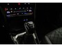 Volkswagen T-Roc R-Line Business+ 1.5 TSI 150pk Trekhaak, Adaptive cruise control, LED koplampen, Navigatie, Achteruitrijcamera, Stoelverwarming, Parkeersensoren, App connect