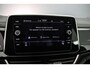 Volkswagen T-Roc R-Line Business+ 1.5 TSI 150pk Trekhaak, Adaptive cruise control, LED koplampen, Navigatie, Achteruitrijcamera, Stoelverwarming, Parkeersensoren, App connect