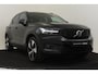 Volvo XC40 RECHARGE P8 AWD R-DESIGN *VOL!* -PANO.DAK|HARMAN/KARDON|360°CAM|POWER-SEATS|LEDER|PRIVACY.GLAS|VERW.VOORRUIT|TREKHAAK