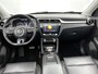 MG MG ZS EV Luxury 45 kWh | achteropkomend verkeer waarschuwing | airco | alarmsysteem | Apple Carplay/Android Auto | Autonomous Emergency Braking | cruise control adaptief | dodehoek detectie | elektrisch glazen panorama-dak, file assistent | lederen bekleding | lichtmetalen velgen 16" | navigatiesysteem full map | rijstrooksensor met correctie | voorstoelen verwarmd |