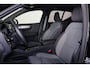 Volvo XC40 B3 Plus Black Edition - Panorama/schuifdak - IntelliSafe Assist & Surround - 360º Camera - Harman/Kardon audio - Verwarmde voorstoelen & stuur - Parkeersensoren voor & achter - Elektr. bedienb. voorstoelen met geheugen links - Draadloze tel. lader - Extra getint glas - 20' LMV