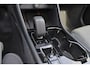 Volvo XC40 B3 Plus Black Edition - Panorama/schuifdak - IntelliSafe Assist & Surround - 360º Camera - Harman/Kardon audio - Verwarmde voorstoelen & stuur - Parkeersensoren voor & achter - Elektr. bedienb. voorstoelen met geheugen links - Draadloze tel. lader - Extra getint glas - 20' LMV