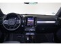 Volvo XC40 B3 Plus Black Edition - Panorama/schuifdak - IntelliSafe Assist & Surround - 360º Camera - Harman/Kardon audio - Verwarmde voorstoelen & stuur - Parkeersensoren voor & achter - Elektr. bedienb. voorstoelen met geheugen links - Draadloze tel. lader - Extra getint glas - 20' LMV