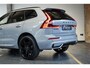 Volvo XC60 T6 Plug-in hybrid AWD Plus Black Edition | Direct Leverbaar | Luchtvering | Head Up Display | Panoramisch Schuif-/Kanteldak | Extra Getint Glas | Adaptieve Cruise Control | BLIS | 21 inch Lichtmetalen Velgen | Keyless | Google Infotainment |