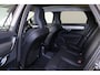 Volvo V90 T6 Recharge AWD Plus Dark - Panorama/schuifdak - IntelliSafe Assist & Surround - 360º Camera - Harman/Kardon audio - Adaptieve LED koplampen - Verwarmde voorstoelen, stuur & achterbank - Parkeersensoren voor & achter - Elektr. bedienb. voorstoelen met geheugen - Extra getint glas - Elektr. inklapbare trekhaak - 19' LMV