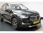 BMW X1 sDrive20i VDL Nedcar Edition | Leder | Panoramadak | H&K | 19 Inch | Head Up |