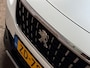 Peugeot 2008 1.2 PureTech Allure Automaat (APPLE CARPLAY, LOGISCH NAP, NAVIGATIE, CLIMATE, CAMERA, LEDER, SPORTSTOELEN, GETINT GLAS, LM VELGEN, PARKEERSENSOREN, NIEUWE APK, NIEUWSTAAT)