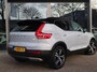 Volvo XC40 1.5 T5 Recharge R-Design | Trekhaak | Memory | 360 camera | Vos geleverd & onderhouden | Lava orange interieur