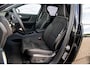 Volvo EX40 Single Motor Extended Range Ultra Black Edition | Europa | Harman Kardon audio | 20" | Schuif-/kanteldak | Getint Glas | Elektrische stoelverstelling | Nubuck bekleding | Adaptive Cruise Control | Dodehoekdetectie |