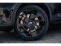 Volvo EX40 Single Motor Extended Range Ultra Black Edition 82 kWh | Europa | Harman Kardon audio | 20" | Schuif-/kanteldak | Getint Glas | Elektrische stoelverstelling | Nubuck bekleding | Adaptive Cruise Control | Dodehoekdetectie |