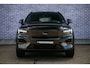 Volvo EX40 Single Motor Extended Range Ultra Black Edition | Europa | Harman Kardon audio | 20" | Schuif-/kanteldak | Getint Glas | Elektrische stoelverstelling | Nubuck bekleding | Adaptive Cruise Control | Dodehoekdetectie |