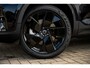 Volvo EX40 Single Motor Extended Range Ultra Black Edition | Europa | Harman Kardon audio | 20" | Schuif-/kanteldak | Getint Glas | Elektrische stoelverstelling | Nubuck bekleding | Adaptive Cruise Control | Dodehoekdetectie |