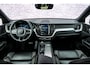 Volvo XC60 2.0 T8 Plug-in Hybrid AWD R-Design | PHEV Long Range | Trekhaak | Elektrisch verstelbare bestuurders stoel | Panorama dak | 21" velgen | Adaptieve Cruis control | Harman & Kardon | Stoel/stuur verwarming | Achterbank verwarming | Camera |