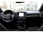 Volvo C40 Recharge Plus 69 kWh | Panoramadak | Dealeronderhouden | Verwarmbaar stuuurwiel | Verwarmbare voorstoelen | Blind spot | Keyless entry | Achteruitrij camera | Elektrische achterklep | Apple carplay | Android auto | Adaptive cruise control |