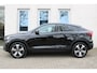 Volvo C40 Recharge Plus 69 kWh | Panoramadak | Dealeronderhouden | Verwarmbaar stuuurwiel | Verwarmbare voorstoelen | Blind spot | Keyless entry | Achteruitrij camera | Elektrische achterklep | Apple carplay | Android auto | Adaptive cruise control |
