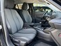 Peugeot 2008 1.2 Turbo 100 PK Allure Pack | Trekhaak 1200KG | Hoge Zitpositie | Navigatie | Climate Control | Keyless Start | Digitaal Dashboard | Camera | Parkeersensoren V+A | LED Verlichting | 17" Lichtmetalen Velgen |