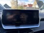 Peugeot 2008 1.2 Turbo 100 PK Allure Pack | Trekhaak 1200KG | Hoge Zitpositie | Navigatie | Climate Control | Keyless Start | Digitaal Dashboard | Camera | Parkeersensoren V+A | LED Verlichting | 17" Lichtmetalen Velgen |