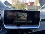 Peugeot 2008 1.2 Turbo 100 PK Allure Pack | Trekhaak 1200KG | Hoge Zitpositie | Navigatie | Climate Control | Keyless Start | Digitaal Dashboard | Camera | Parkeersensoren V+A | LED Verlichting | 17" Lichtmetalen Velgen |