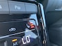Volkswagen T-Roc 1.5eTSI/150PK R-Line First Edition DSG · Panoramadak · Trekhaak · Camera + Parkeersensoren · Apple/Android · Garantie t/m 05-02-2030 of 100000km