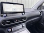 Hyundai Kona Electric EV Fashion 64 kWh | SOH: 96,3%| Facelift | 3 Fase | Warmtepomp | Navi | HUD | Adaptive CC | Camera |