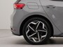 Volkswagen ID.3 First Plus 58 kWh | SoH 90,9 % | Apple carplay | Navigatie | Achteruitrij camera | Parkeersensoren voor en achter | Wifi | Spraakbediening | Voorstoelen verwarmd | Stuur verwarmd |