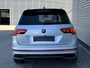 Volkswagen Tiguan 1.4 TSI eHybrid 245PK R-Line Business+ / Panoramadak / Zwenkbare Trekhaak / R-Line Interieur + Exterieur / 360 Camera / Stuur + Stoelverwarming / Elektrische Achterklep