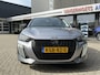Peugeot 208 1.2 Hybrid 110 e-DCS6 Style * Automaat * KGB-82-D * * Navighatie & Spotify via Apple Carplay / Android Auto geheel dtaadloos * Airco * Cruise Control * Parkeersensoren * Vingerhoets; Vierde Generatie Eersteklas Service. Al meer dan 100 jaar een begrip in de Brabantse Kempen.