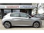 Peugeot 208 1.2 Hybrid 110 e-DCS6 Style * Automaat * KGB-82-D * * Navighatie & Spotify via Apple Carplay / Android Auto geheel dtaadloos * Airco * Cruise Control * Parkeersensoren * Vingerhoets; Vierde Generatie Eersteklas Service. Al meer dan 100 jaar een begrip in de Brabantse Kempen.