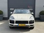 Porsche Cayenne Coupé 3.0 E-Hybrid | Sport Chrono | 360* Camera | Panoramadak | Luchtvering | Bose | DAB | Lane Assist | Privacy Glass |