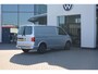 Volkswagen Transporter 2.0 TDI L1H1 28 Bulli NL auto, 1e eigenaar, nieuw door ons geleverd en onderhouden, BULLI Full LED, 17" LMV, digital cockpit pro, discover pro navigatie, Apple carplay & Android auto, stoelverwarming, camera, achterdeuren met wisser, adaptieve cruise control (acc), stoelverwarming, achteruitrijcamera, DAB+ etc.