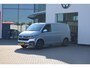 Volkswagen Transporter 2.0 TDI L1H1 28 Bulli NL auto, 1e eigenaar, nieuw door ons geleverd en onderhouden, BULLI Full LED, 17" LMV, digital cockpit pro, discover pro navigatie, Apple carplay & Android auto, stoelverwarming, camera, achterdeuren met wisser, adaptieve cruise control (acc), stoelverwarming, achteruitrijcamera, DAB+ etc.