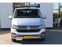 Volkswagen Transporter 2.0 TDI L1H1 28 Bulli NL auto, 1e eigenaar, nieuw door ons geleverd en onderhouden, BULLI Full LED, 17" LMV, digital cockpit pro, discover pro navigatie, Apple carplay & Android auto, stoelverwarming, camera, achterdeuren met wisser, adaptieve cruise control (acc), stoelverwarming, achteruitrijcamera, DAB+ etc.