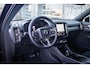 Volvo EX40 Single Motor Extended Range Ultra Black Ed. 82 kWh | Adaptieve Cruise Control | Schuif -/ Kanteldak | Harman Kardon Audio | Getint Glas | Elektr. Stoelen | Stoel + Stuurverwarming | 360 Camera | Keyless |