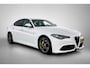 Alfa Romeo Giulia 2.0T Super Veloce-pakket(NL-auto, Navi, Stoel/Stuur VerW, Camera, Parkeersensoren, Etc)