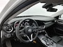 Alfa Romeo Giulia 2.0T Super Veloce-pakket(NL-auto, Navi, Stoel/Stuur VerW, Camera, Parkeersensoren, Etc)