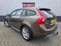Volvo V60 2.0 T5 1e EIG | NAVI | LEDER | STOELVERW | 245 PK |