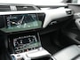 Audi E-tron 55 quattro S edition 95 kWh schuif panorama dak | SoH 95,4 % | Electr.glazen panorama dak | Apple Carplay | Achteruitrij camera | Parkeersensoren voor en achter | Navigatie | Warmtewerend glas | Voorstoelen verwarmd | Spraakbediening | Sp