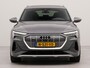 Audi E-tron 55 quattro S edition 95 kWh schuif panorama dak | SoH 95,4 % | Electr.glazen panorama dak | Apple Carplay | Achteruitrij camera | Parkeersensoren voor en achter | Navigatie | Warmtewerend glas | Voorstoelen verwarmd | Spraakbediening | Sp