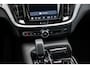 Volvo V60 2.0 T6 Plug-in hybrid AWD Essential | Adaptive Cruise Control | Getint Glas | Zwarte hemelbekleding | Stoelverwarming Voor & Achter | Stuurverwarming | 19" |