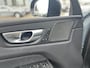Volvo XC60 T8 Plug-in hybrid AWD Plus Dark | Panoramadak | Trekhaak | 360 Graden Camera | Stoel- en Stuurverwarming |
