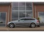 BMW 5-Serie Touring 520i High Executive Edition | 2e eigenaar | NL auto | Adaptive LED | 19 inch | Sportstuur | Comfortstoelen | Memory | Display Key | Navigatie | Bluetooth | PDC